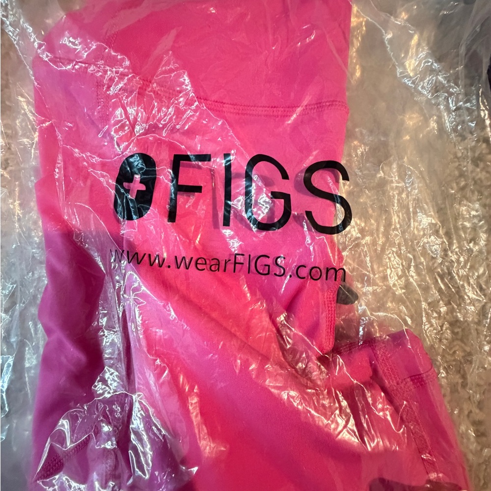 Figs Bright Pink High-Rise Bike Shorts with Side Pockets - Picture 3 of 3